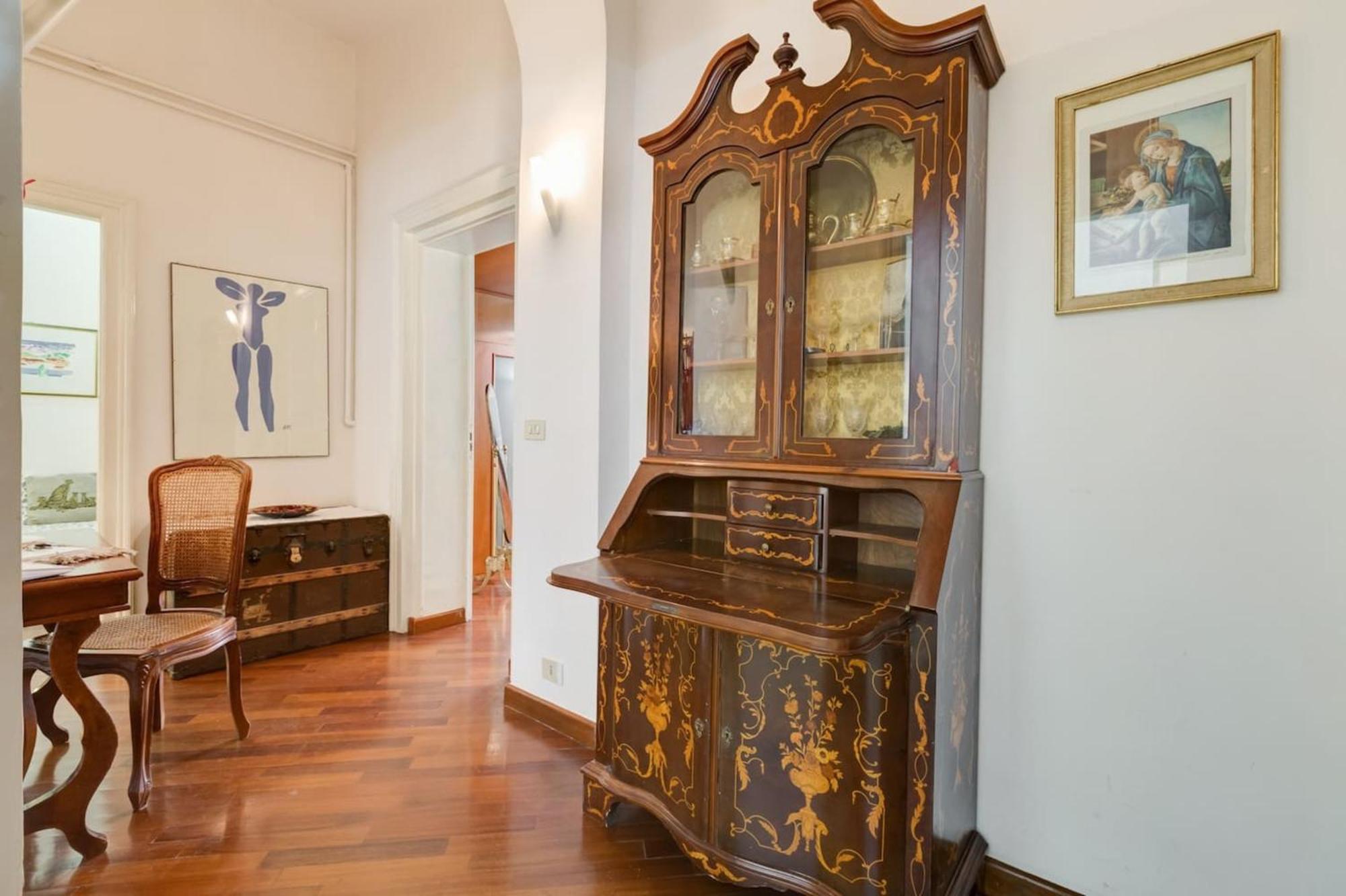 Modern In With Balcony And View Appartement