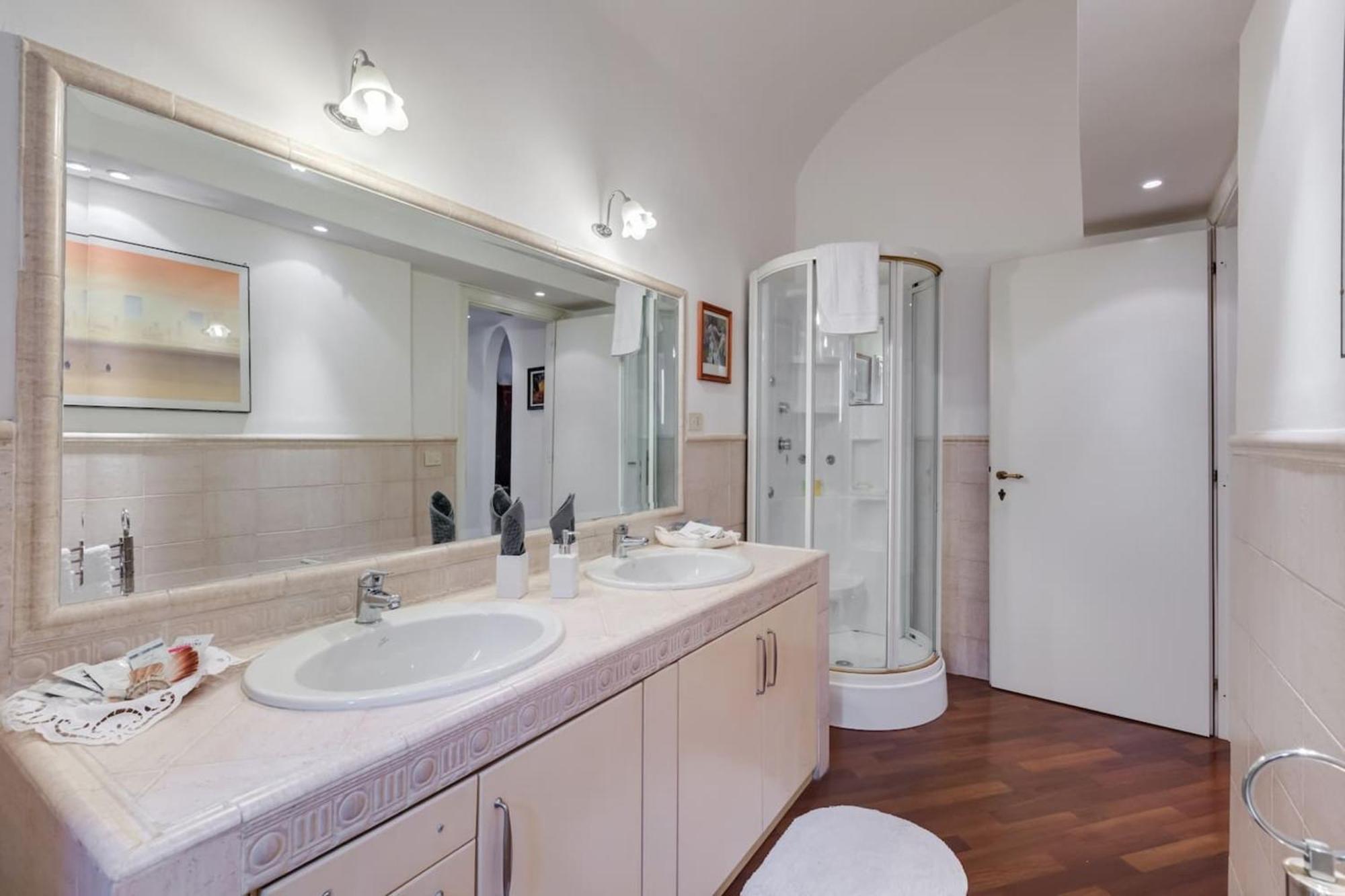 Appartement Modern In With Balcony And View Rome